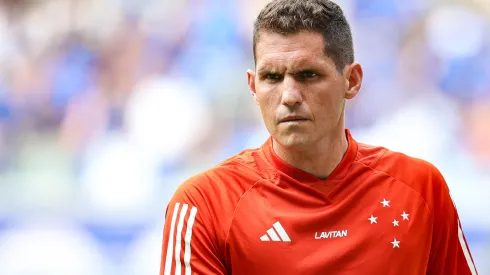 Rafael Cabral jogador do Cruzeiro durante aquecimento antes da partida contra o Tombense no estadio Mineirao pelo campeonato Mineiro 2024. Goleiro pode encaminhar vinda ao Imortal. Foto: Gilson Lobo/AGIF
