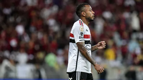 Welington perdeu a vaga no time titular do São Paulo – Foto: Thiago Ribeiro/AGIF
