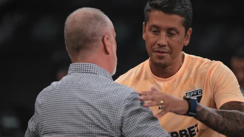 SP - SAO PAULO - 30/01/2024 - PAULISTA 2024, CORINTHIANS X SAO PAULO - Thiago Carpini tecnico do Sao Paulo durante partida contra o Corinthians no estadio Arena Corinthians pelo campeonato Paulista 2024. Foto: Ettore Chiereguini/AGIF