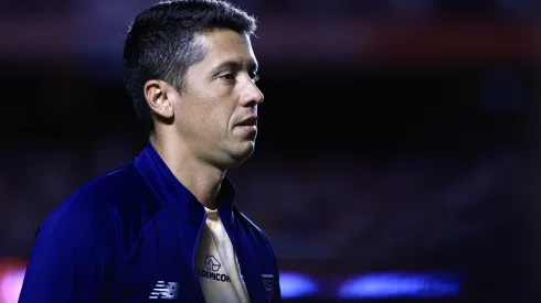 Thiago Carpini tecnico do Sao Paulo durante partida contra o Santos no estadio Morumbi pelo campeonato Paulista 2024. Treinador foi criticado por ex-jogador. Foto: Marcello Zambrana/AGIF
