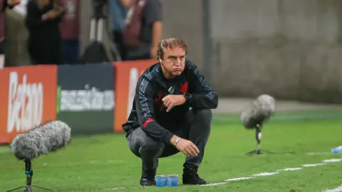 Cuca tecnico do Athletico-PR durante partida contra o Gremio no estadio Arena do Gremio pelo campeonato Brasileiro A 2024. Maxi Franzoi/AGIF
