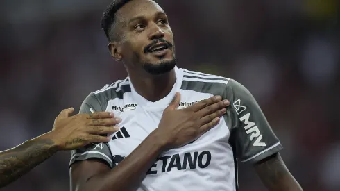 RJ – RIO DE JANEIRO – 29/11/2023 – BRASILEIRO A 2023, FLAMENGO X ATLETICO-MG – Edenilson jogador do Atletico-MG comemora seu gol durante partida contra o Flamengo no estadio Maracana pelo campeonato Brasileiro A 2023. Foto: Alexandre Loureiro/AGIF
