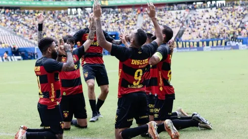 Romarinho, Gustavo Coutinho e Luciano Castán marcaram – Foto: Paulo Paiva/Sport
