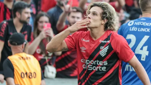 Canobbio foi o herói da vitória do Athletico-PR - Foto: Robson Mafra/AGIF