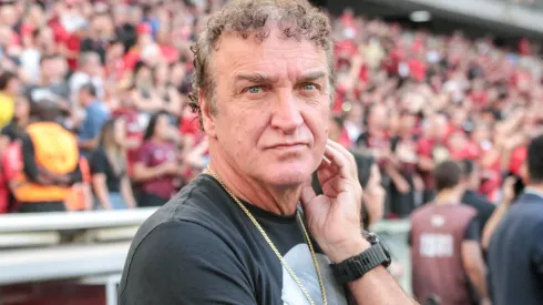 Cuca, tecnico do Athletico-PR, durante partida contra o Internacional no estadio Arena da Baixada pelo campeonato Brasileiro A 2024. Robson Mafra/AGIF
