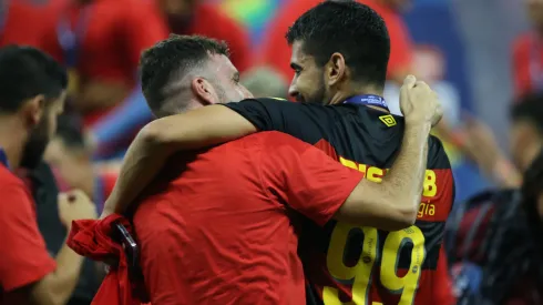 Mariano Soso vem agradando no cargo de técnico do Sport - Foto: Marlon Costa/AGIF