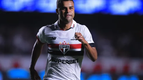 Alisson durante confronto contra o Palmeiras no Campeonato Paulista.