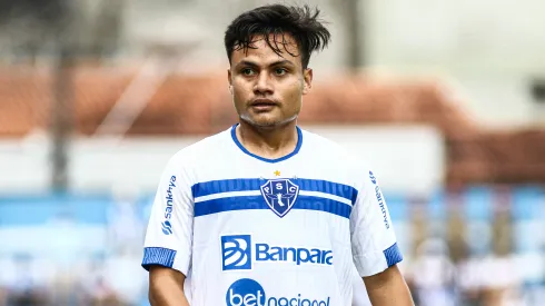 Esli Garcia jogador do Paysandu durante partida contra o Castanhal no estadio Curuzu pelo campeonato Paraense 2024. Marcos Junior/AGIF
