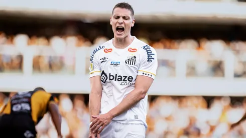 Julio Furch vem sofrendo com lesões - Foto: Abner Dourado/AGIF