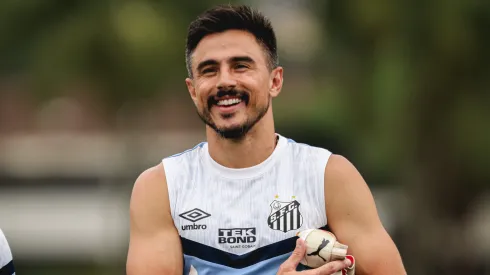 William jogador do Santos durante treino no Centro de Treinamento CT Rei Pele. 
