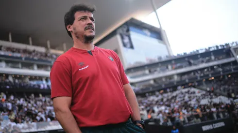 SP – SAO PAULO – 28/04/2024 – BRASILEIRO A 2024, CORINTHIANS X FLUMINENSE – Fernando Diniz tecnico do Fluminense durante partida contra o Corinthians no estadio Arena Corinthians pelo campeonato Brasileiro A 2024. Foto: Ettore Chiereguini/AGIF
