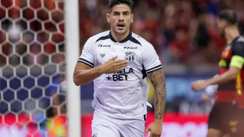 Recalde fez falta boba que gerou o gol do Mirassol - Foto: Rafael Vieira/AGIF