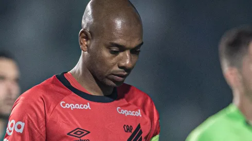 Fernandinho jogador do Athletico-PR durante partida contra o Goias no estadio Serrinha pelo campeonato Brasileiro A 2023. Isabela Azine/AGIF
