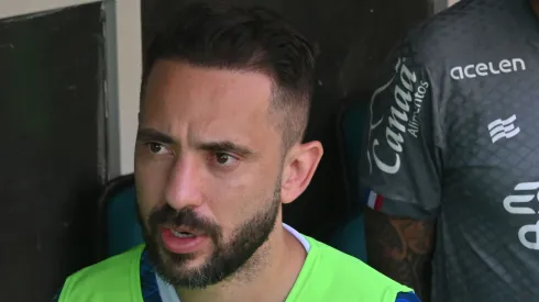 Everton Ribeiro durante confronto contra o Jequié no Campeonato Baiano.