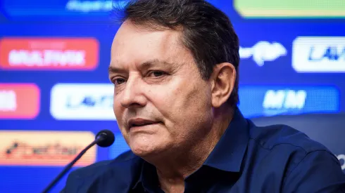 Pedro Loureço em coletiva de imprensa, na Toca da Raposa 2, em Belo Horizonte.<br />
Foto: Gustavo Aleixo/Cruzeiro 
