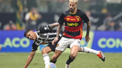 Fabricio Dominguez jogador do Sport durante partida contra o Atletico-MG no estadio Arena MRV pelo campeonato Copa Do Brasil 2024. Gilson Lobo/AGIF
