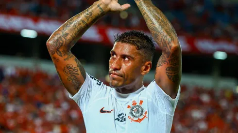 Paulinho já deixou claro seu desejo de permanecer no Timão. 
