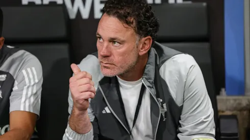 Milito pede novo centroavante. Foto: Gilson Lobo/AGIF