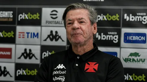 RJ – Rio de Janeiro – 18/07/2022 – VASCO, ALEX TEIXEIRA – O presidente Jorge Salgado fala aos jornalistas durante apresentacao oficial de Alex Teixeira como jogador do Vasco em coletiva de imprensa realizada no CT Moacyr Barbosa. Foto: Thiago Ribeiro/AGIF
