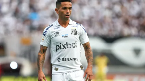 Santos encaminha acordo por dívida envolvendo Carabajal. Foto: Marcello Zambrana/AGIF