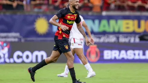 Gustavo Coutinho chegou a três gols na Série B - Foto: Rafael Vieira/AGIF