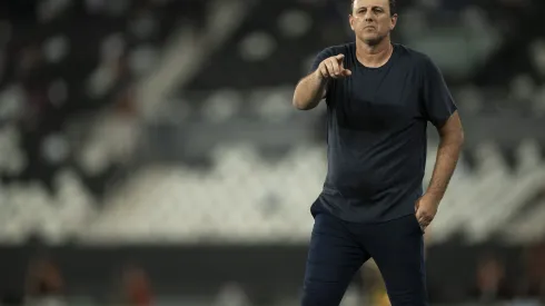 Rogerio Ceni tecnico do Bahia durante partida contra o Botafogo no estadio Engenhao pelo campeonato Brasileiro A 2024. Jorge Rodrigues/AGIF
