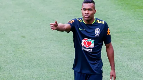 Alex Sandro pode jogar no São Paulo. Foto: Marcello Zambrana/AGIF
