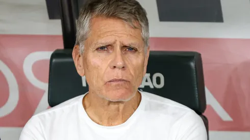 Paulo Autuori durante confronto contra o Athletico-PR no Brasileirão de 2023. 
