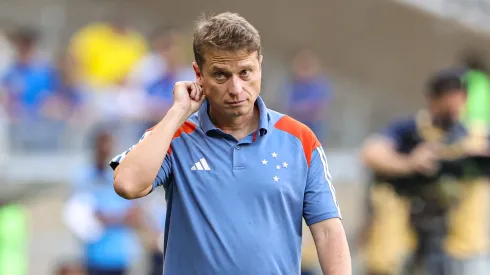  Fernando Seabra tecnico do Cruzeiro durante partida contra o Vitoria no estadio Mineirao pelo campeonato Brasileiro A 2024.
