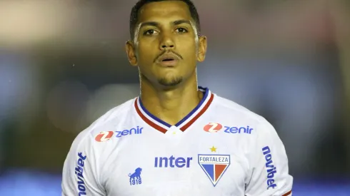 Pedro Rocha durante confronto contra o Botafogo-PB na Copa do Nordeste.
