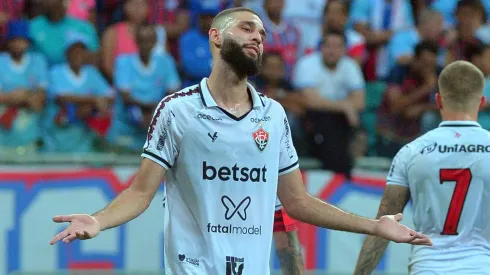 Wagner Leonardo, jogador do Vitoria lamenta durante partida contra o Bahia no estadio Arena Fonte Nova pelo campeonato Copa Do Nordeste 2024.  Walmir Cirne/AGIF
