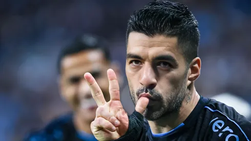 Luis Suárez jogador do Grêmio comemora seu gol durante partida contra o Bahia no estádio Arena do Grêmio pelo campeonato Brasileiro A 2023. Atacante segue marcando gols pelo Inter Miami. 
