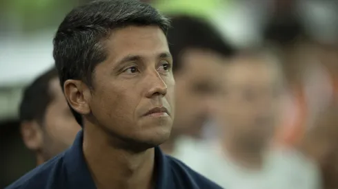 Thiago Carpini, durante passagem pelo São Paulo, em confronto contra o Flamengo no Campeonato Brasileiro de 2024.
