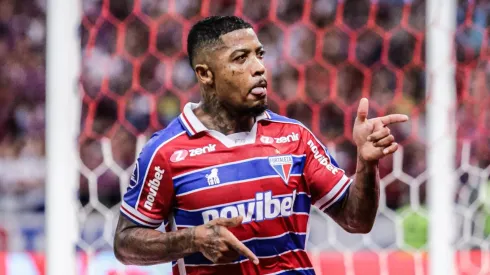 Marinho jogador do Fortaleza comemora seu gol durante partida contra o America-MG no estadio Arena Castelao pelo campeonato Copa Sul-Americana 2023.  Lucas Emanuel/AGIF
