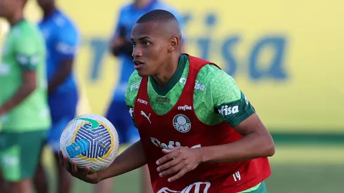 Foto: Cesar Greco/Palmeiras/by Canon – Jhon Jhon durante treinamento do Palmeiras.
