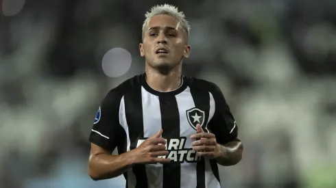 Diego Hernández atuando no Botafogo
