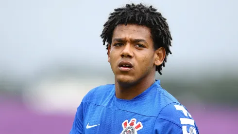 Romarinho durante treino do Corinthians no CT Joaquim Grava. Atleta é pedido no time carioca.
