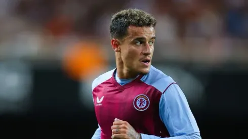 Coutinho jogando pelo Aston Villa. Negociação do meia avançou com o Vasco.  (Photo by Eric Alonso/Getty Images)
