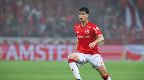 Johnny atualmente defende o Real Betis, da Espanha - Foto: Maxi Franzoi/AGIF