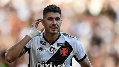 Pedro Raul jogador do Vasco comemora seu gol durante partida contra o Palmeiras no estádio Maracanã pelo campeonato BRASILEIRO A 2023. Agora, no Timão, o atacante não vive um bom momento 
