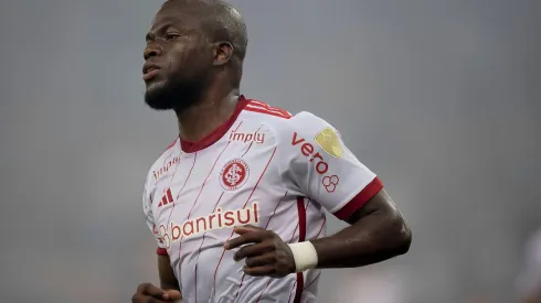 Enner Valencia jogador do Internacional durante partida contra o Fluminense no estádio Maracanã pelo campeonato Libertadores 2023. Atacante pode deixar o clube.
