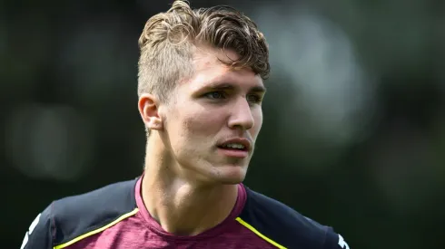 Lyanco durante treino do Sao Paulo no CT da Barra Funda. Zagueiro é pedido por torcedores do Furacão.