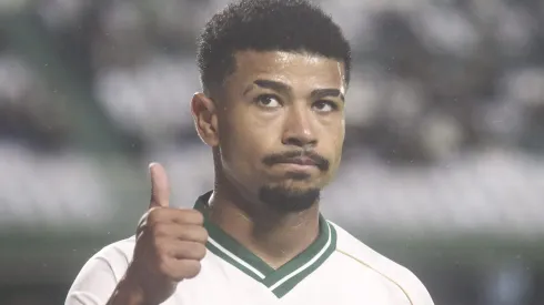 Lucas Ronier jogador do Coritiba durante partida contra o Guarani no estadio Couto Pereira pelo campeonato Brasileiro B 2024. Foto: Gabriel Rosa Machado/AGIF
