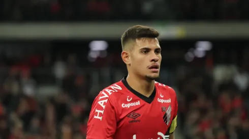 Bruno Guimaraes do Athletico-PR durante partida contra o Gremio no estadio Arena da Baixada pelo campeonato Copa do Brasil 2019. Meia deve jogar pelo City. 
