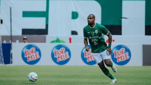 Thales Lira conseguiu manter o PSS Sleman na primeira divisão do Campeonato Indonésio. Foto: Divulgação PSS Sleman