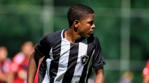 Yarlen fez sua primeira partida como titular do Botafogo – Foto: reprodução/Instagram
