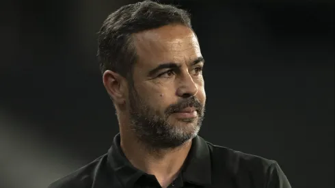 Artur Jorge tecnico do Botafogo durante partida contra o Bahia no estadio Engenhao pelo campeonato Brasileiro A 2024. Jorge Rodrigues/AGIF
