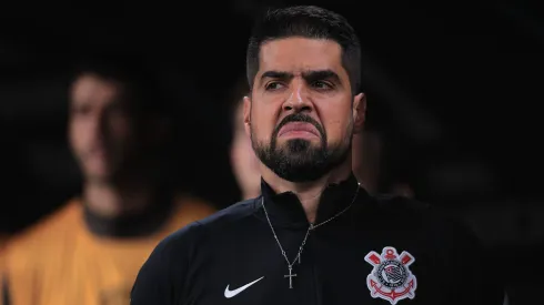 Antonio Oliveira tecnico do Corinthians durante partida contra o Racing-URU no estadio Arena Corinthians pelo campeonato Copa Sul-Americana 2024. Ettore Chiereguini/AGIF
