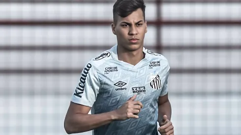 Kaio Jorge participa de treino pela equipe do Santos Futebol Clube. Jogador é cotado no Cruzeiro.
