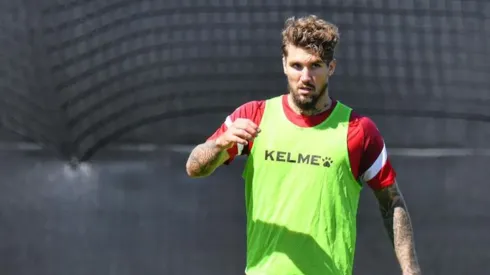 Lyanco pertence ao Southampton, da Inglaterra - Foto: Divulgação/Instagram